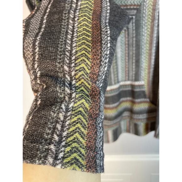 Wallflower, Size Large, Gray Chevron Lightweight Hoodie, V-Neck, Pullover, Soft - Picture 2 of 6